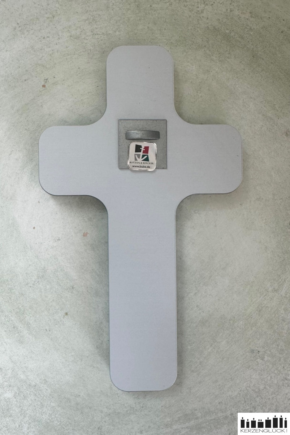 Holzkreuz von hinten mit Aufhängung