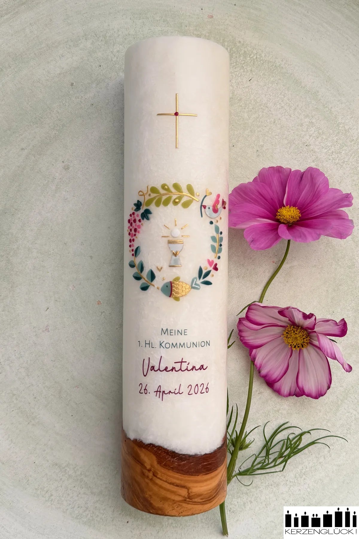 Kommunionkerze mit Holzelement "Kranz mit Symbolen"