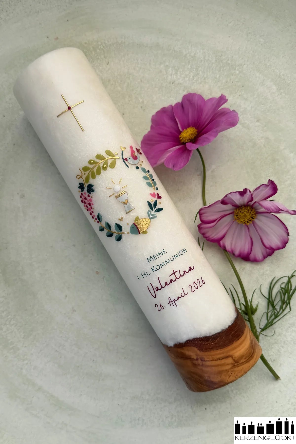Kommunionkerze mit Holzelement "Kranz mit Symbolen"