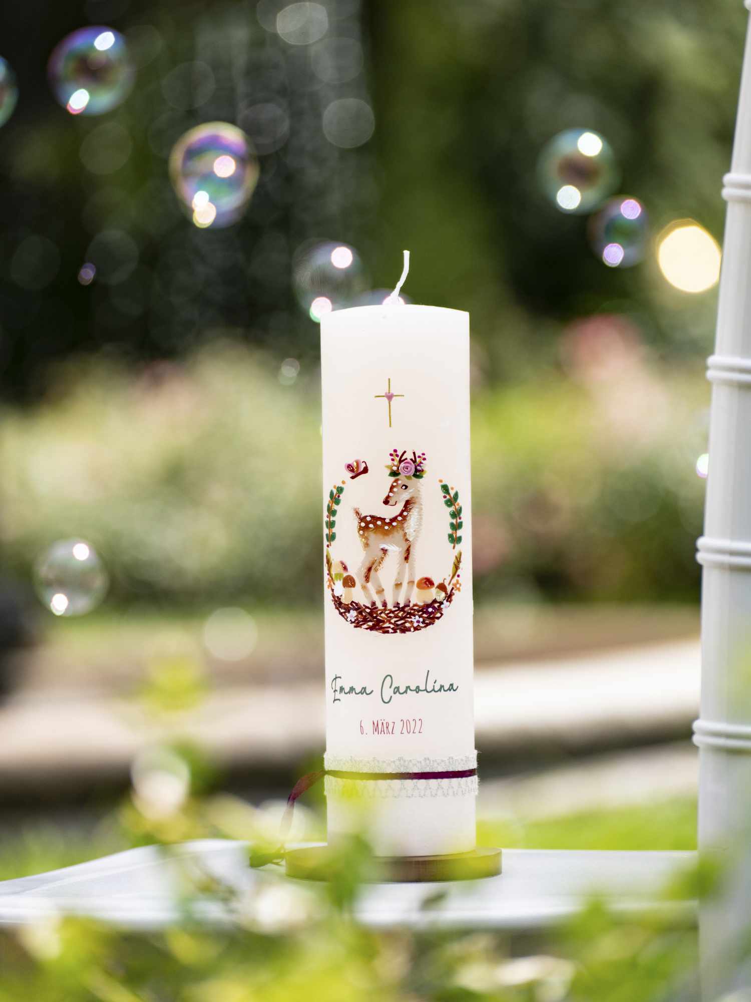 Taufkerze Reh auf rustik Kerze