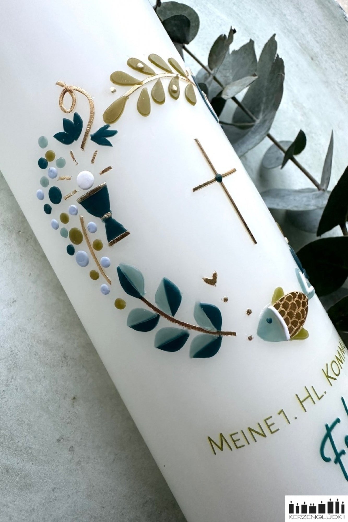 Kommunionkerze „Kranz mit Symbolen"