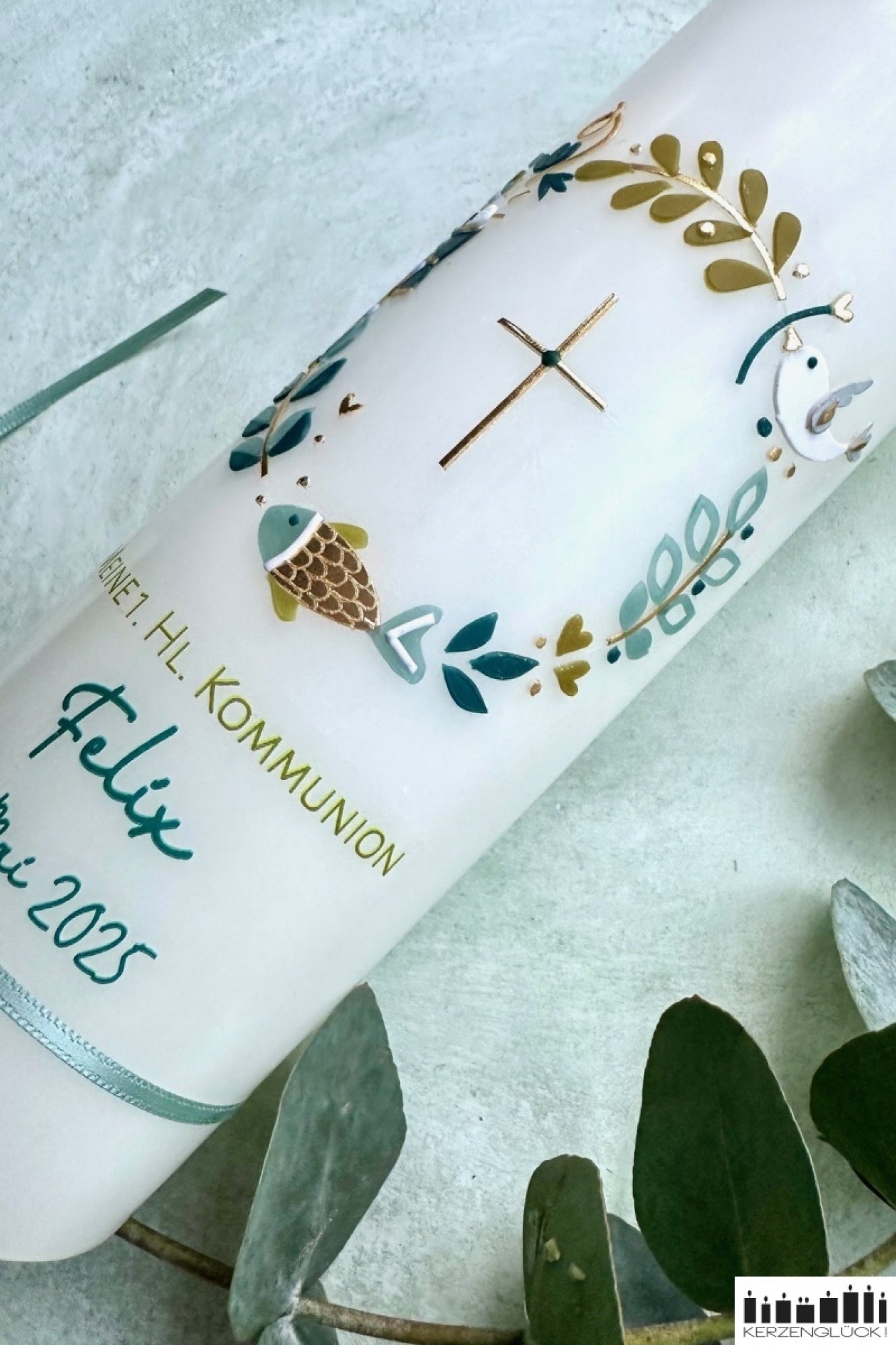 Kommunionkerze „Kranz mit Symbolen"