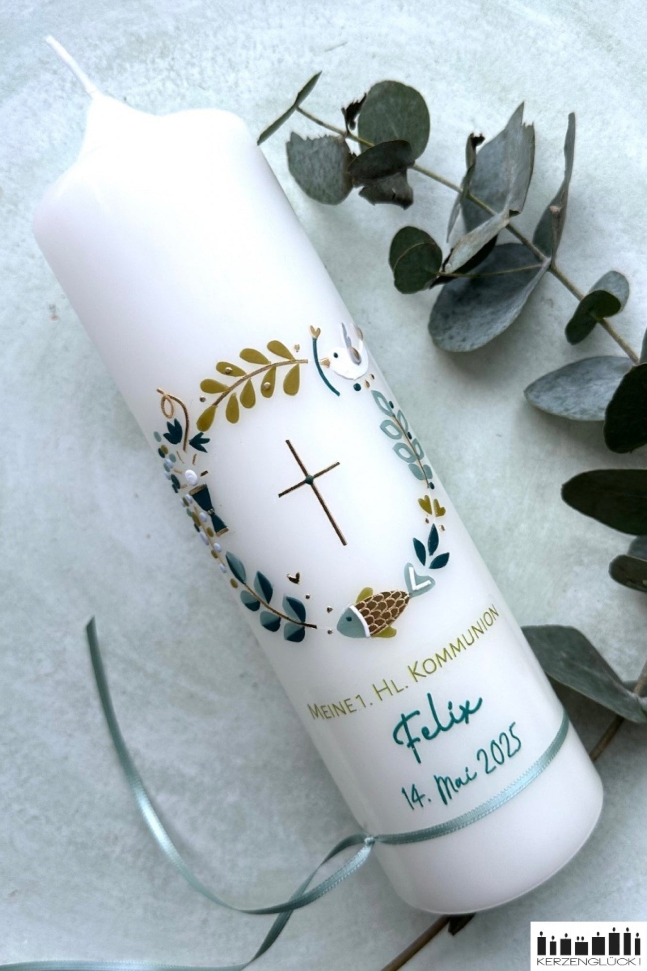 Kommunionkerze „Kranz mit Symbolen"