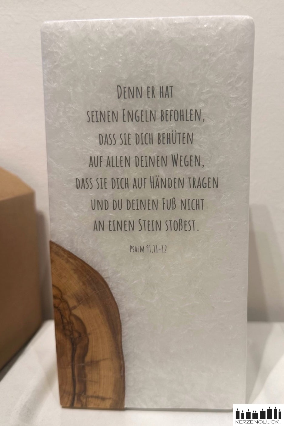 Individueller Spruch auf Kerzenrückseite