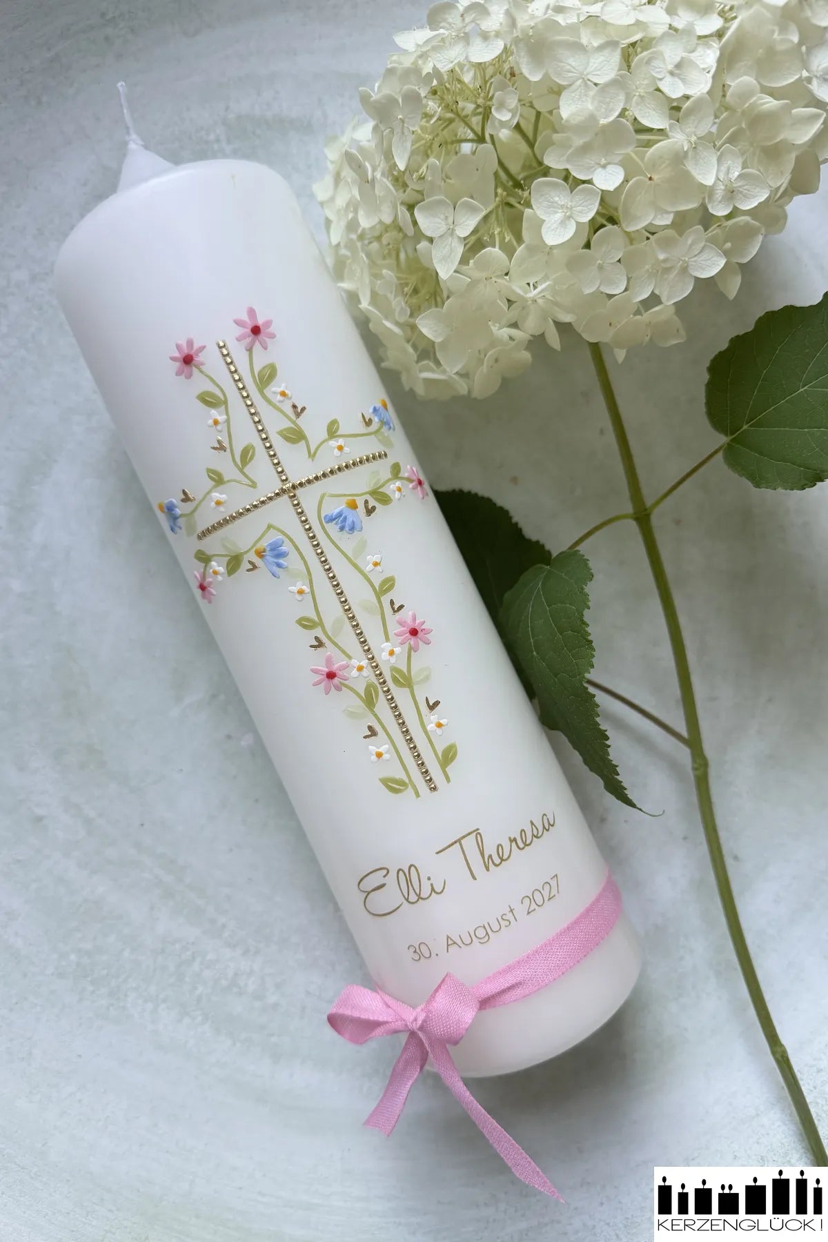 Kreuz mit Blumenranken