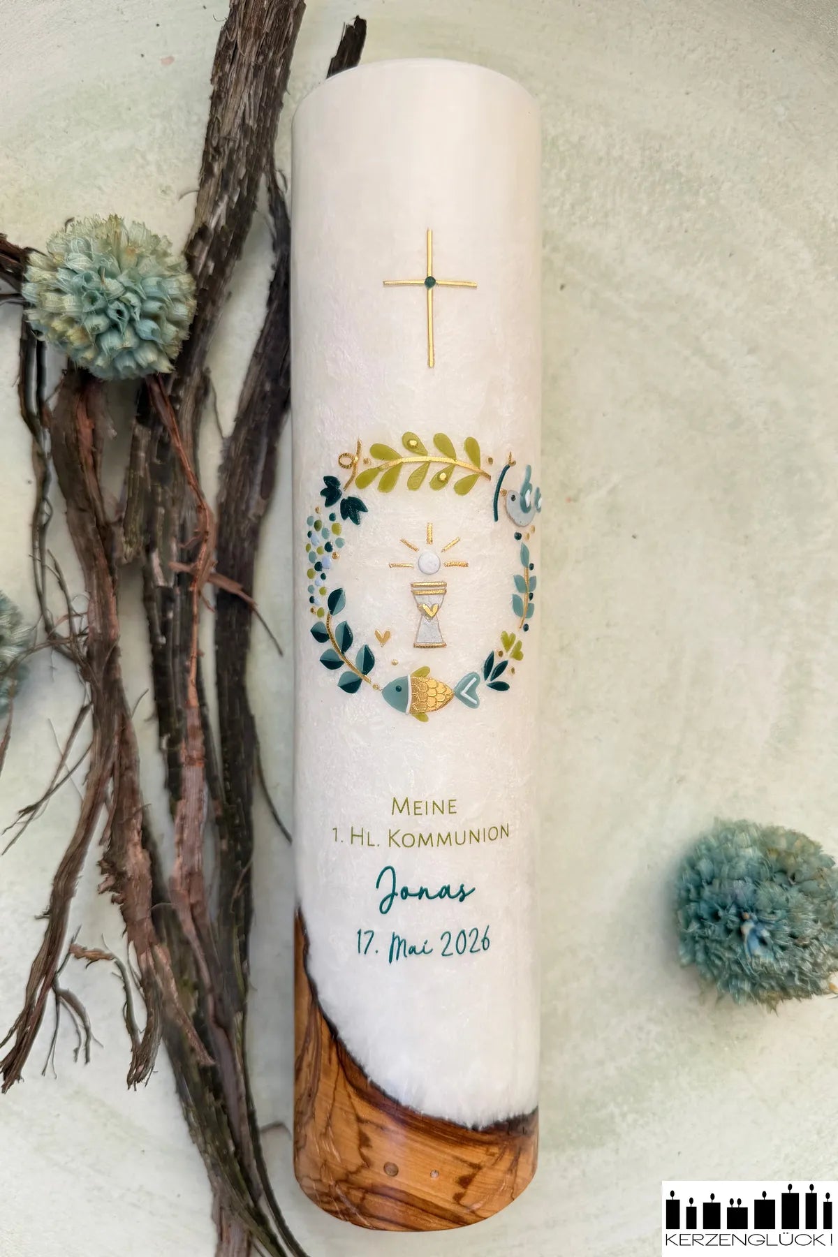 Kommunionkerze mit Holzelement "Kranz mit Symbolen"