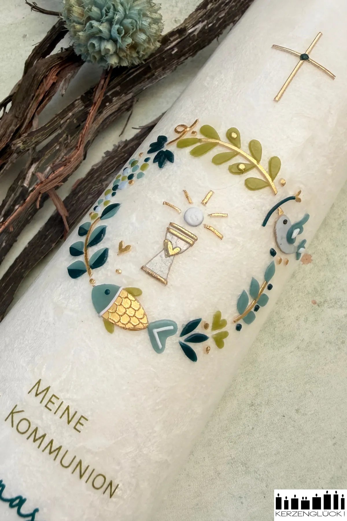 Kommunionkerze mit Holzelement "Kranz mit Symbolen"