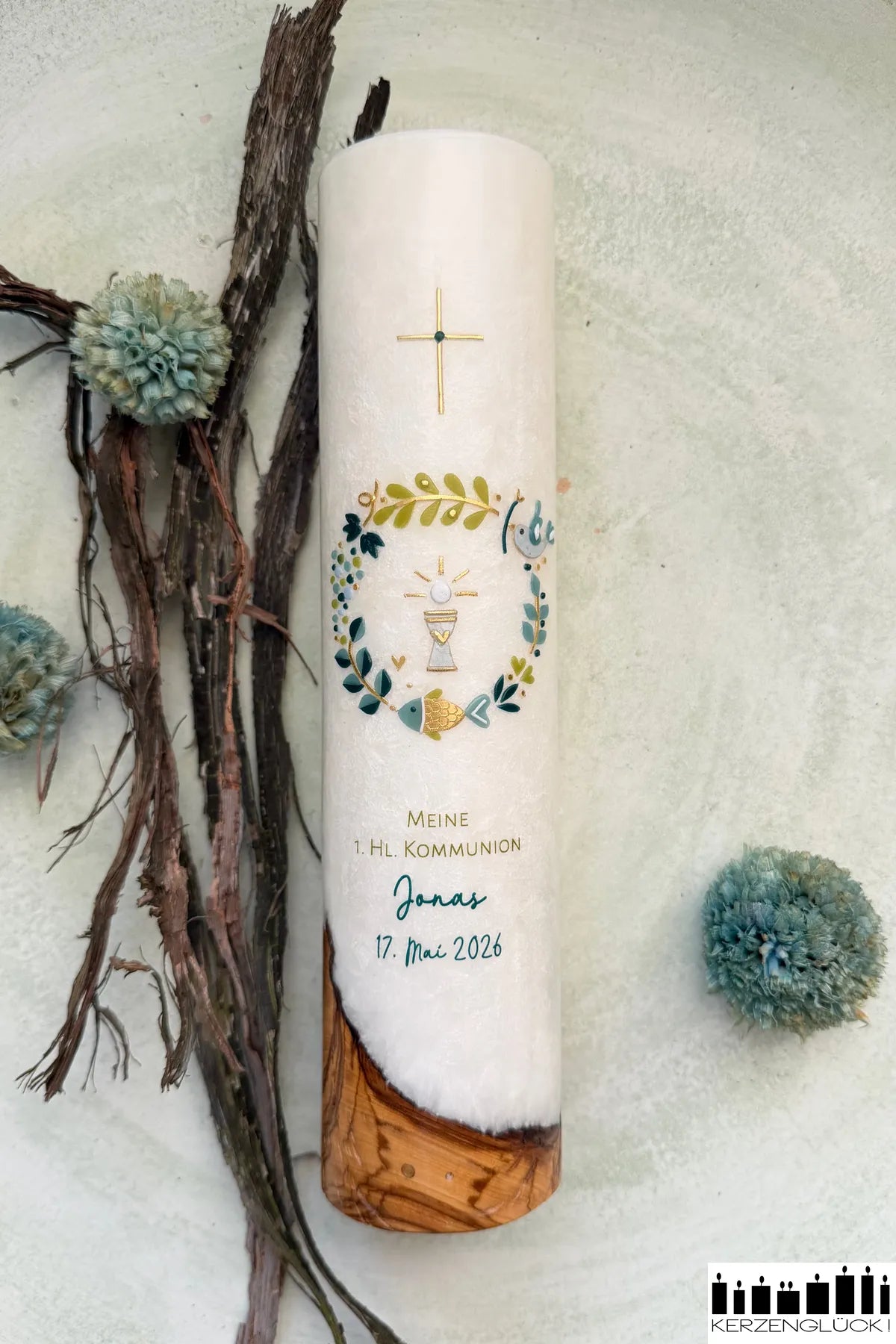 Kommunionkerze mit Holzelement "Kranz mit Symbolen"